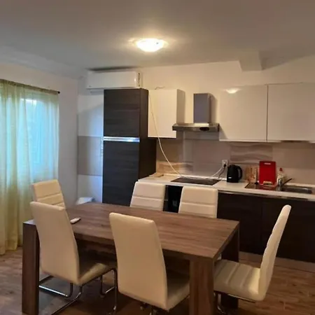 Desa's Place Apartment *
